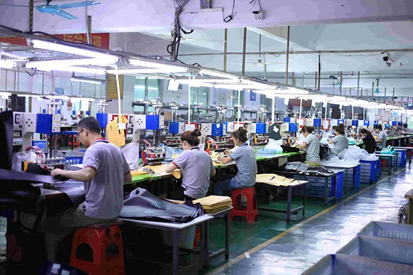 Nhà sản xuất túi khô: Hướng dẫn sản xuất túi chống nước OEM & Custom